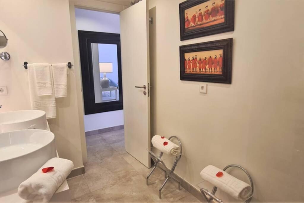 Lujoso Apartamento Nuevo Playa Centro Estepona Exterior foto